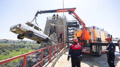 İzmir İtfaiyesi’nde 'özel kuvvet' eğitimi