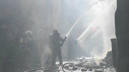 İzmir Konak’ta bina yangını kontrol altında