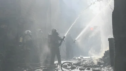 İzmir Konak’ta bina yangını kontrol altında