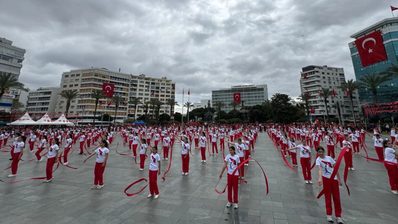 İzmir’de 23 Nisan coşkusu