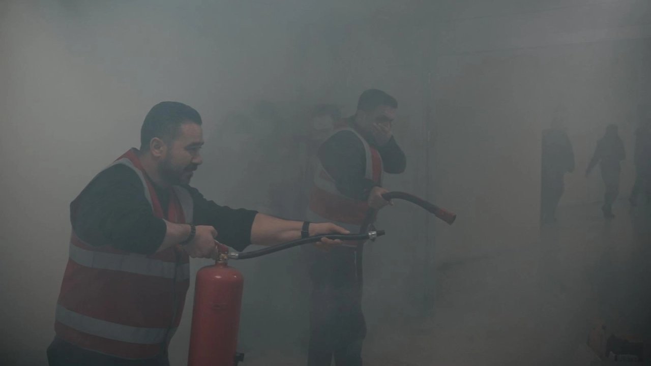 İzmir'de afetlere karşı tam hazırlık... Tatbikat gerçeği aratmadı