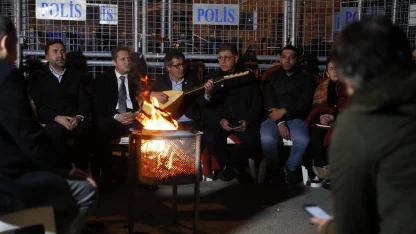 İzmir'de 'Ata mirası nöbeti' üçüncü gününde