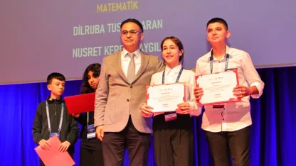 İzmir’de TÜBİTAK 2204-B Bölge Ödülleri sahiplerini buldu