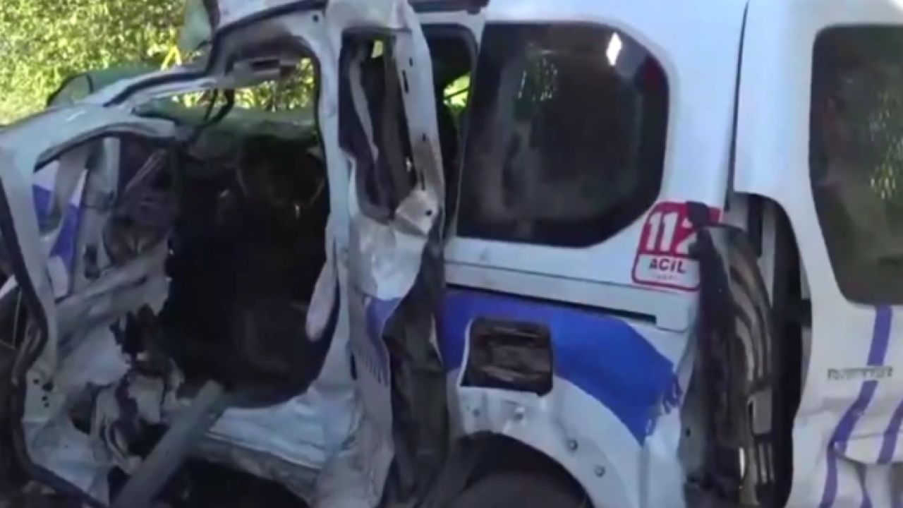 İzmir’de zincirleme kaza! 1 polis şehit, 2 kişi hayatını kaybetti