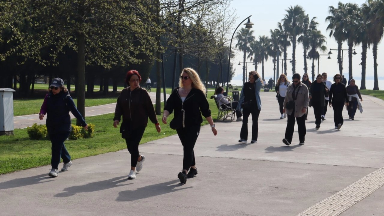 İzmitli kadınlar sağlık için yürüdü