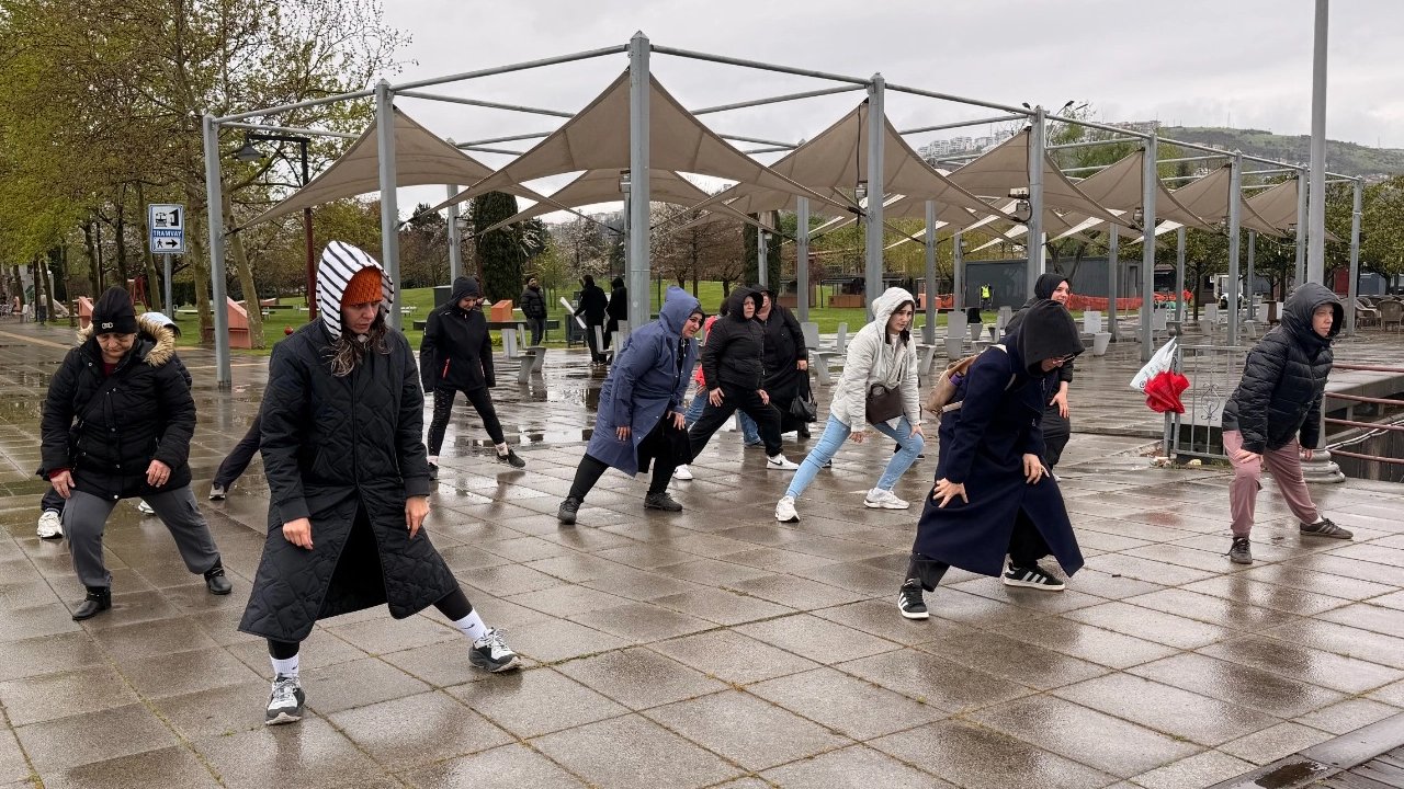 İzmit’te bayram coşkusu sağlıklı adımlarla başladı