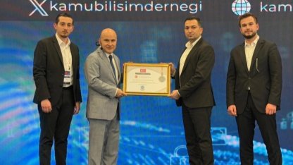 Kamu Bilişim'den İletişim'e başarı belgesi