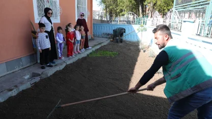 Kayseri Kocasinan'da minik eller toprağa değiyor