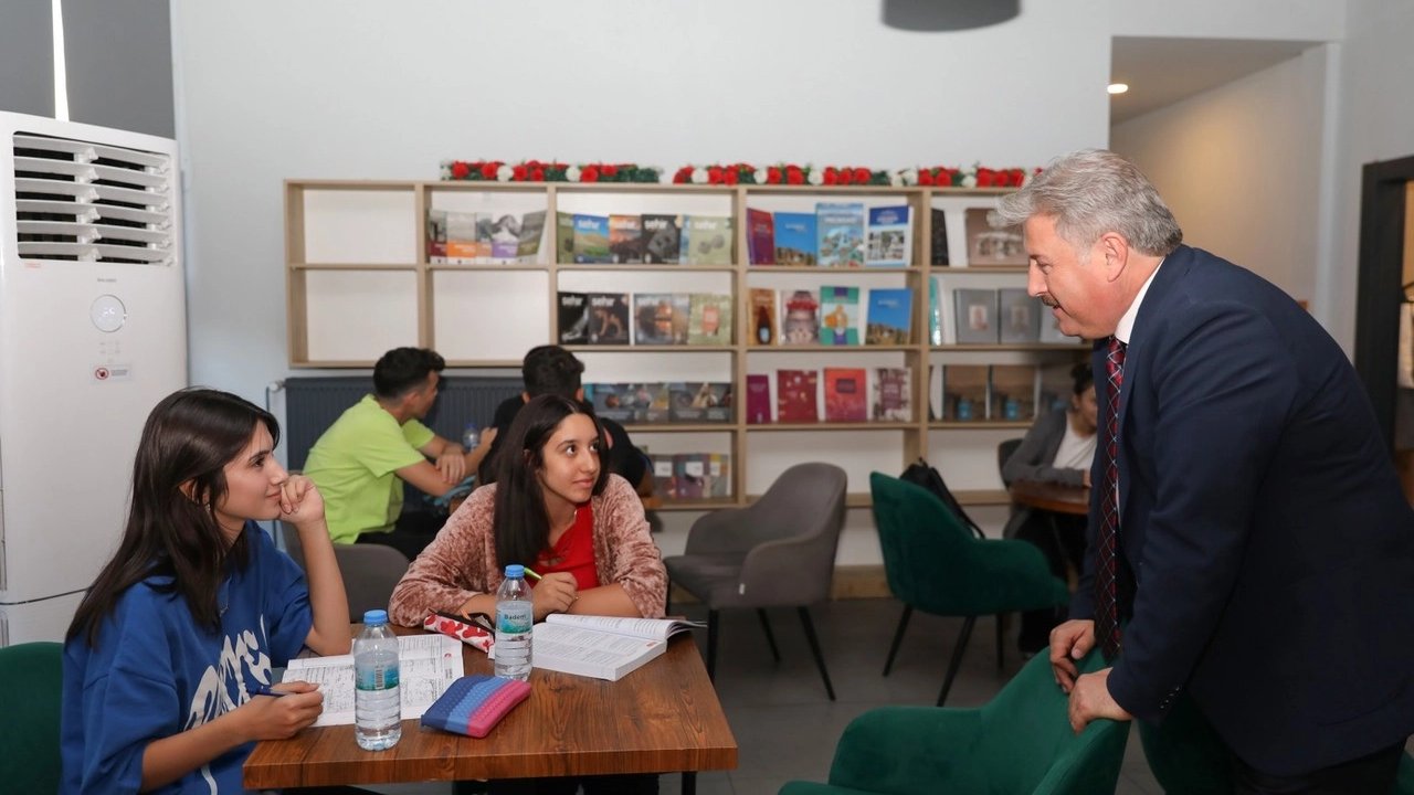 Kayseri Melikgazi Akıl Küpü Kütüphaneleri'ne büyük ilgi