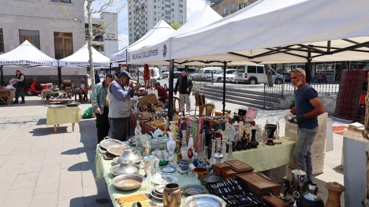 Kayseri Melikgazi AntikaPazarı koleksiyonerleri buluşturdu