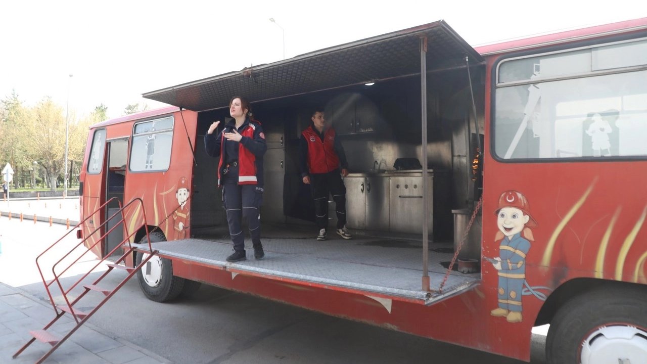 Kayseri Melikgazi personeline 'yangın söndürme' eğitimi