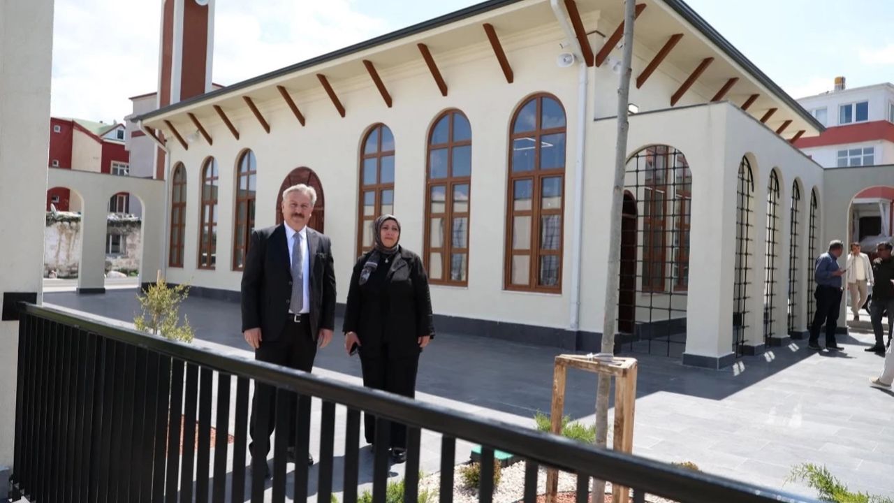 Kayseri Melikgazi'den butik Hayrat Camii
