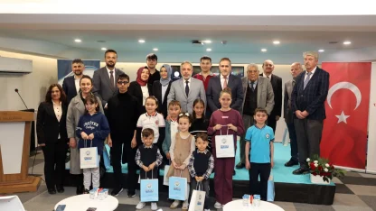 Kayseri Talas'ta kitap kurtları ödüllendirildi