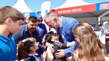 Kocaeli'de Başkan Büyükakın’a çocuklardan sevgi seli