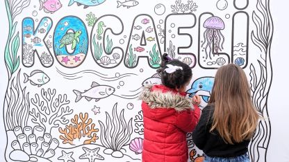 Kocaeli'de dev küp, çocukların dünyası ile renklendi