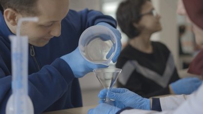 Kocaeli'de gençler ve özel bireylerden sakız kokulu kolonya