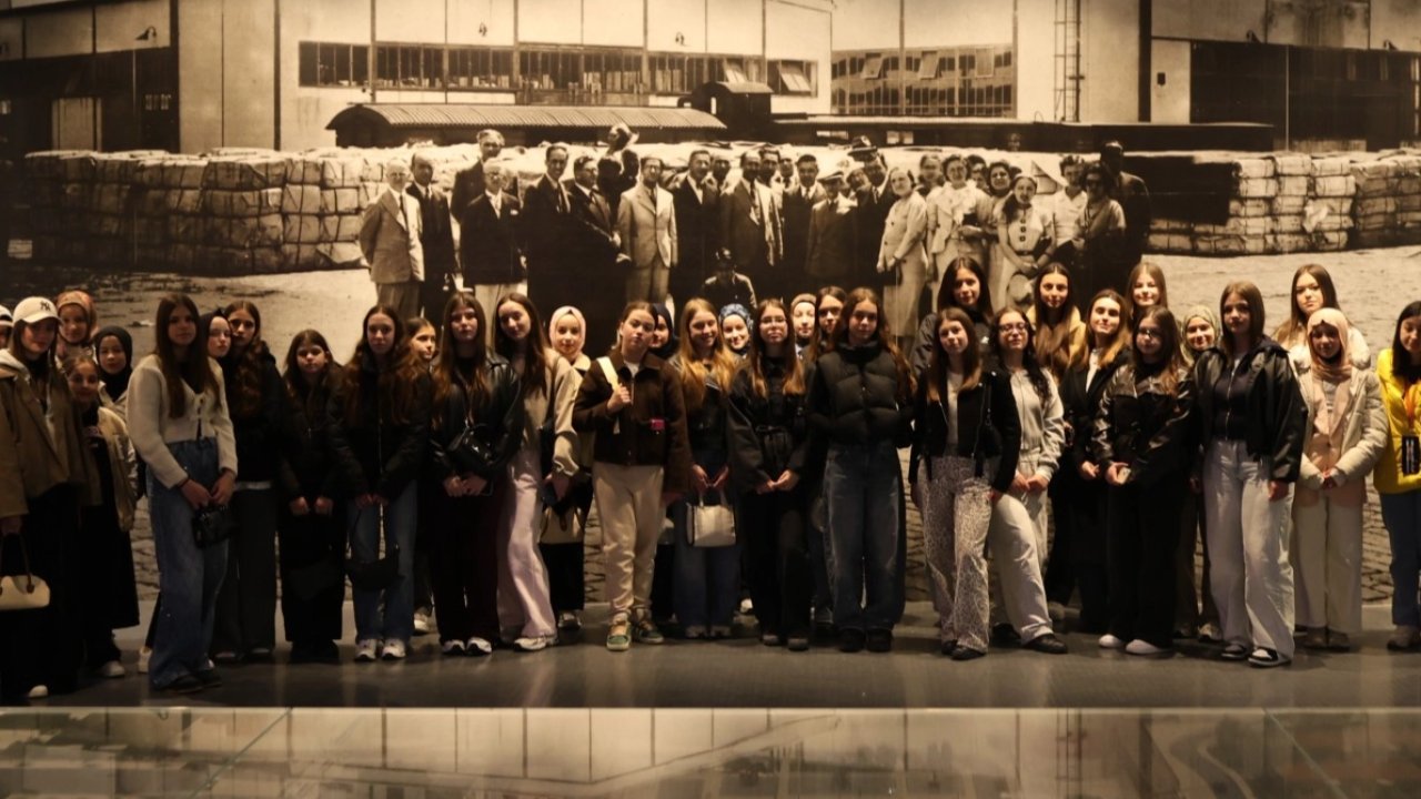 Kocaeli’de İskeçeli gençler şehri keşfetti