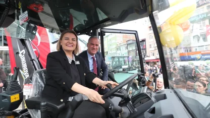 Kocaeli'de İzmit Belediyesi araç filosunu büyüttü