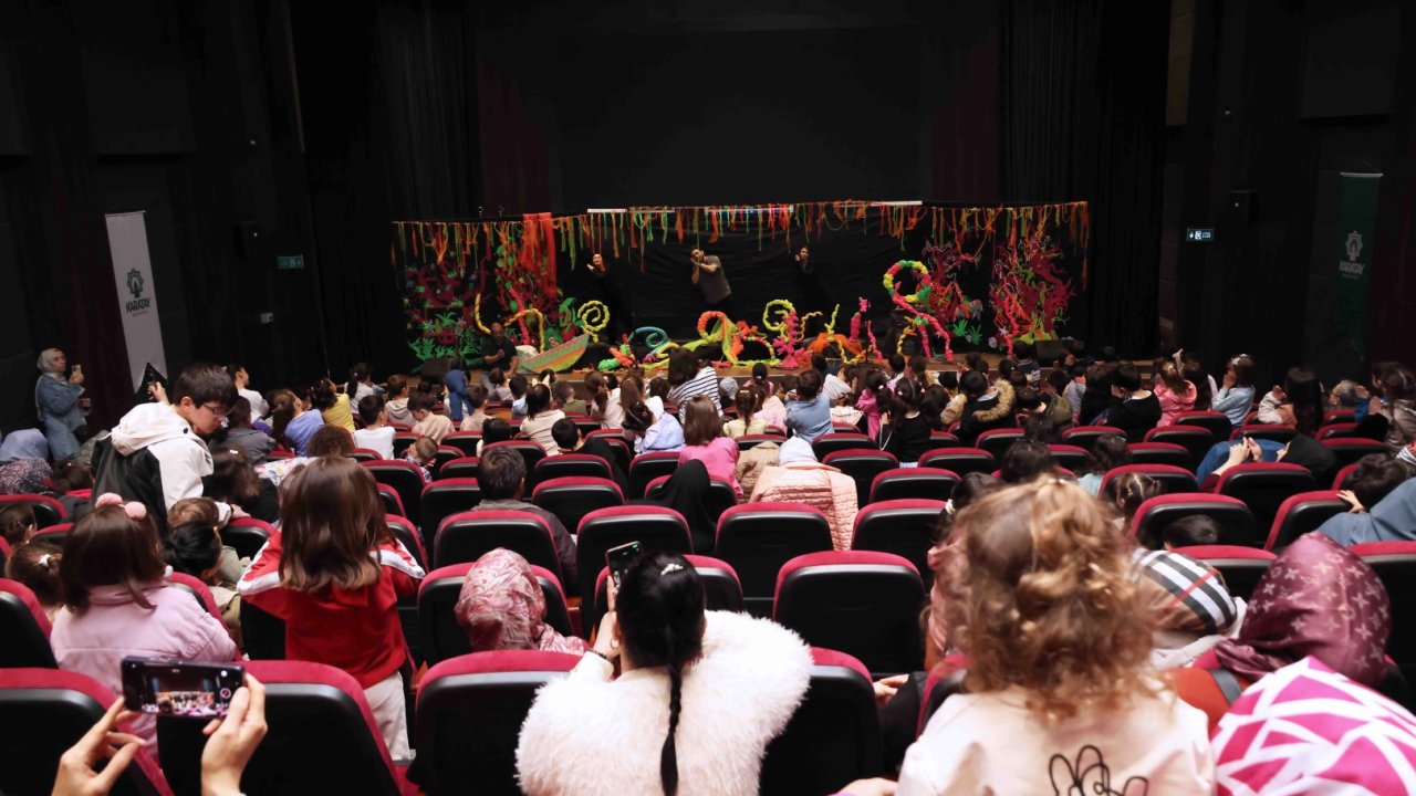 Konya Karatay’da çocuklar tiyatroda buluşuyor