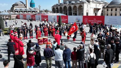 Konya meydanlarında mehter coşkusu