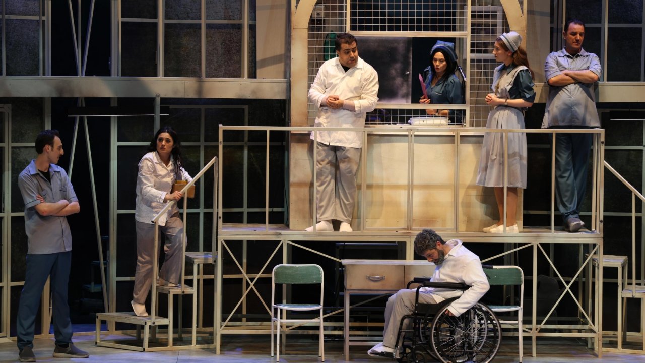 Konya Şehir Tiyatrosu'ndan 'Kafesten Kuş Uçtu'