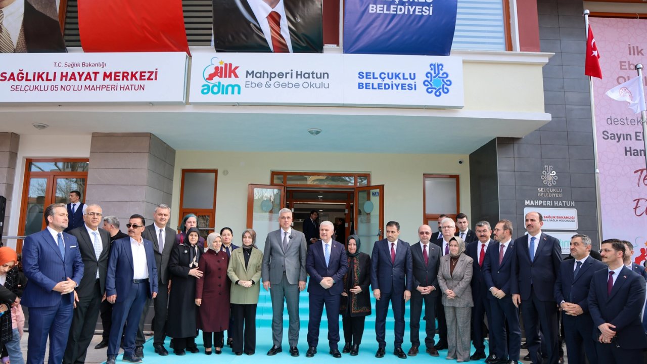 Konya Selçuklu'dan bir örnek proje daha... İlk Adım Ebe Gebe Okulu faaliyete geçti