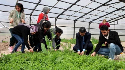 Konya'da Karatay Belediyesi otizmli öğrencileri doğayla buluşturdu