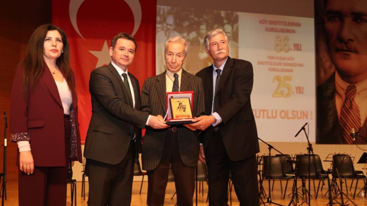 Köy Enstitüleri’nin 86. yılında aydınlanma onur ödülü sahibini buldu