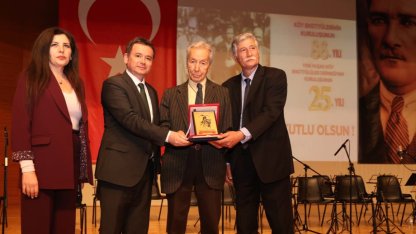 Köy Enstitüleri’nin 86. yılında aydınlanma onur ödülü sahibini buldu