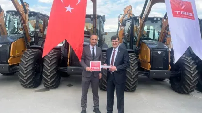 Kütahya Belediyesi’ne TBB'den yeni iş makinesi desteği