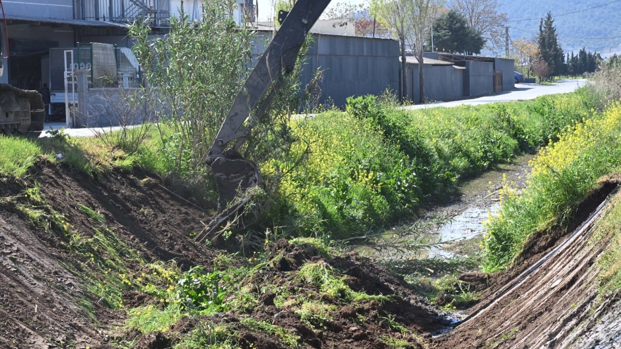 Manisa Akhisar’da dere temizliği