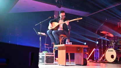 Manisa’da İsmail Altunsaray ile türkü dolu gece