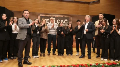 Mektep Melikgazi öğrencilerinden tiyatro gösterisi