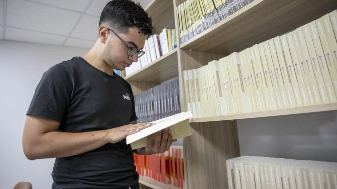 Mersin’de dijital kütüphane dönemi başladı