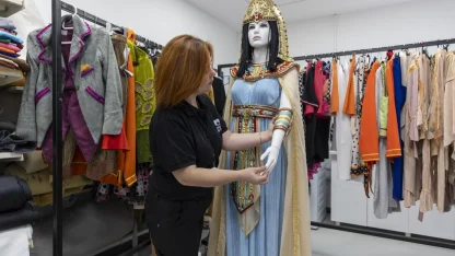 Mersin'de tiyatro kostümleri usta ellerde hayat buluyor