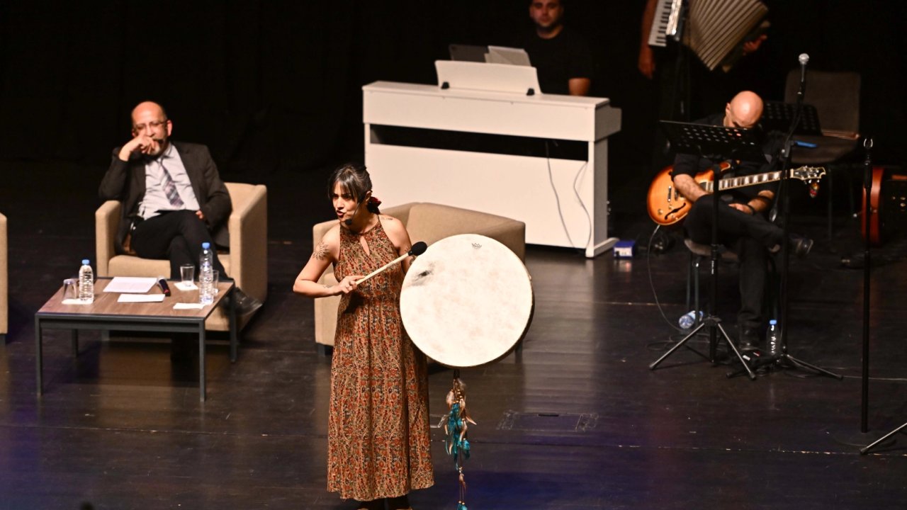 Muratpaşa’da şiir ve müzik dolu gece