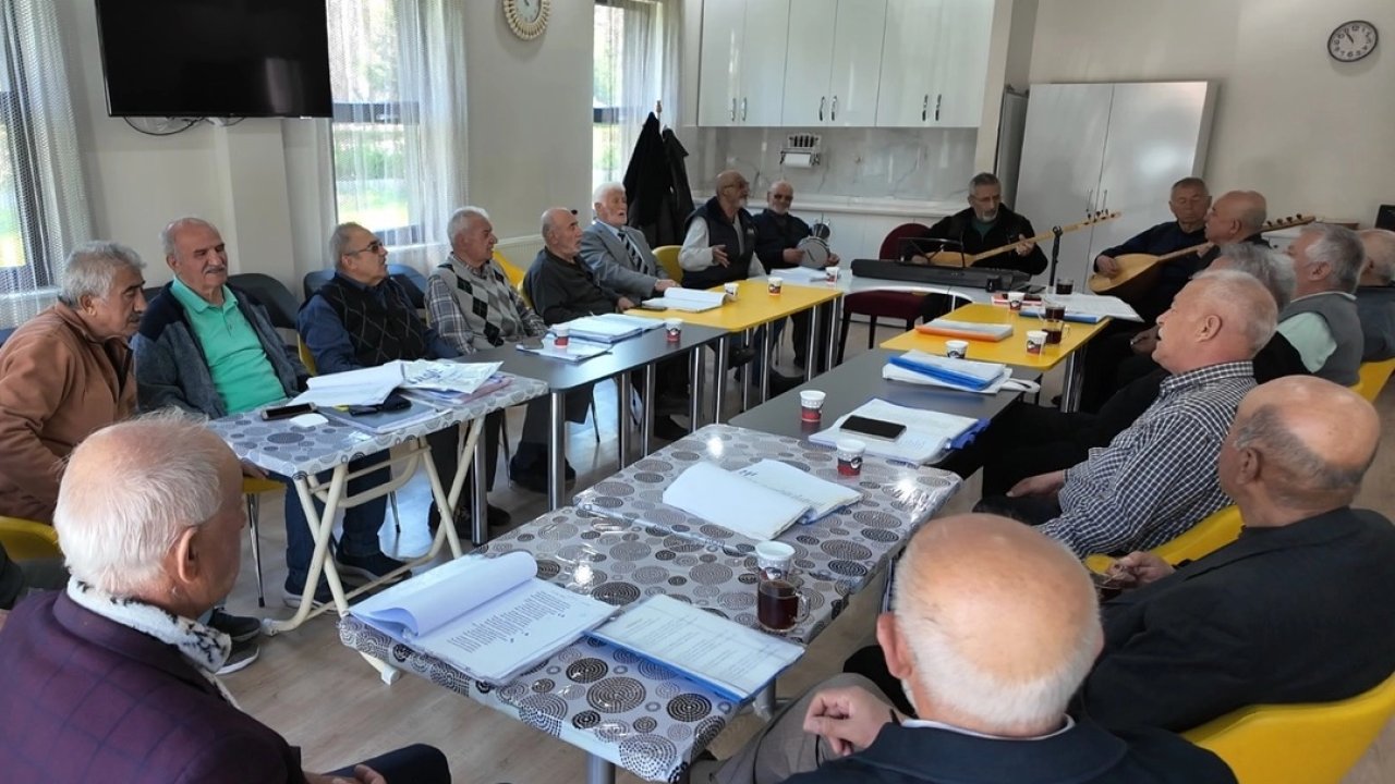 Mustafa Kumlu Ulu Çınarlar Yaşlı Yaşam ve Dayanışma Merkezi ikinci bahar yaşatıyor