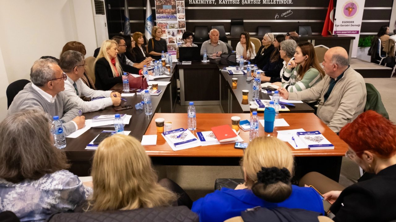 Narlıdere, 3. Yaş Üniversiteleri Çalıştayı'na ev sahipliği yaptı