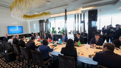 Numan Kurtulmuş, TÜRKPA üyesi mevkidaşlarıyla buluştu