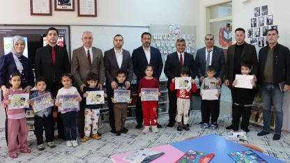 Öğrencilere okuma kitabı desteği