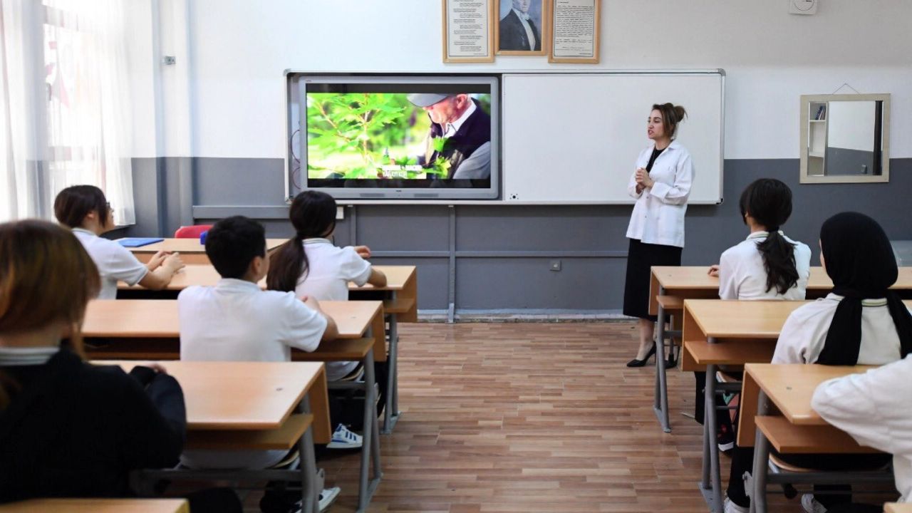 Öğretmenlerin yer değiştirme başvuruları 4-6 Mayıs'ta