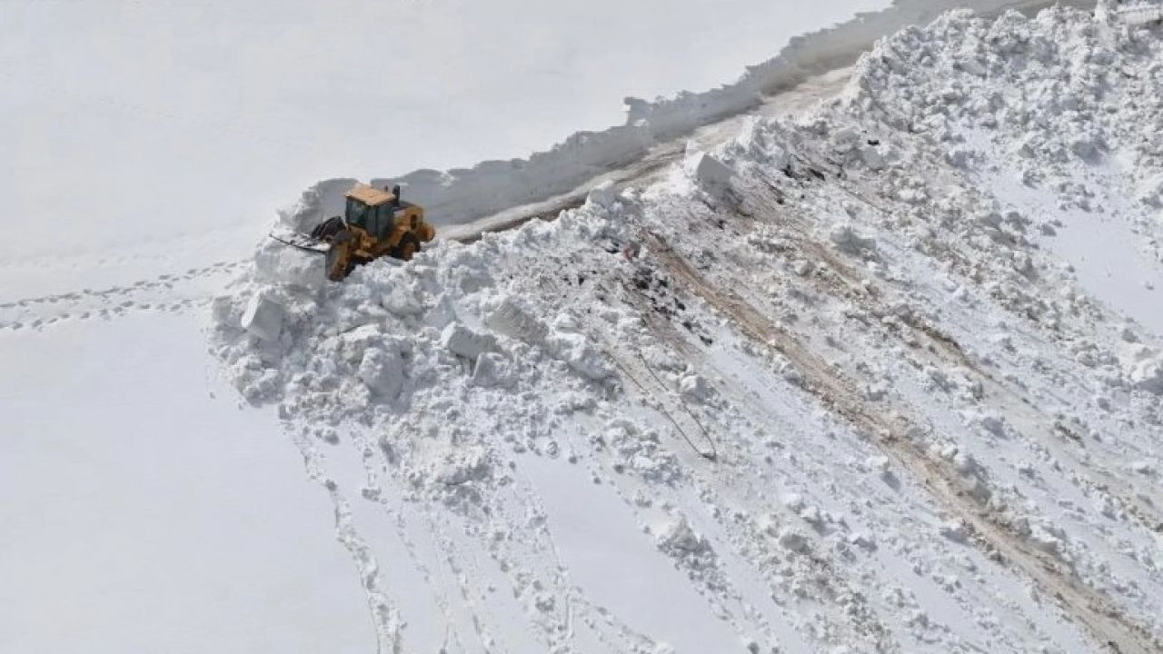 Ordu’da Mayıs geldi, kar bitmedi