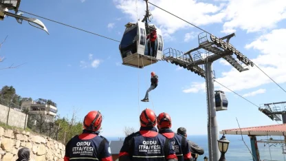 Ordu’da teleferik hattında nefes kesen kurtarma tatbikatı