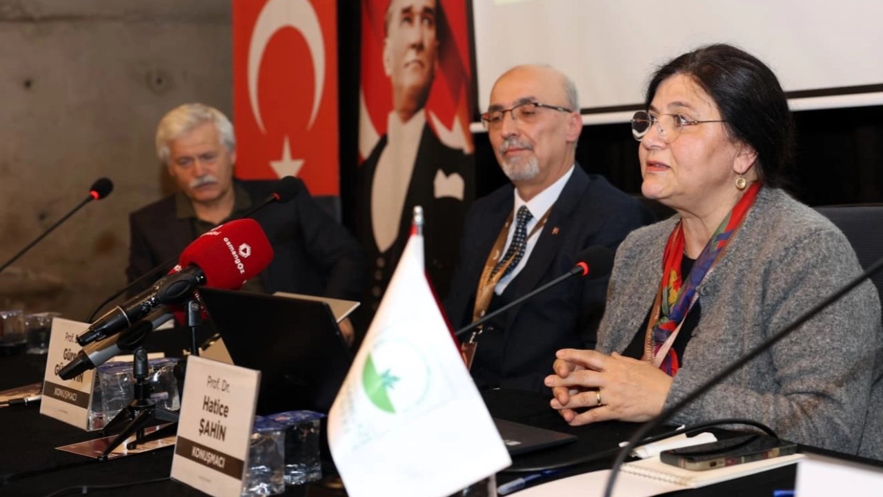 Osmangazi’de “Bursa’nın Yedi Yüzü” sempozyumu başladı