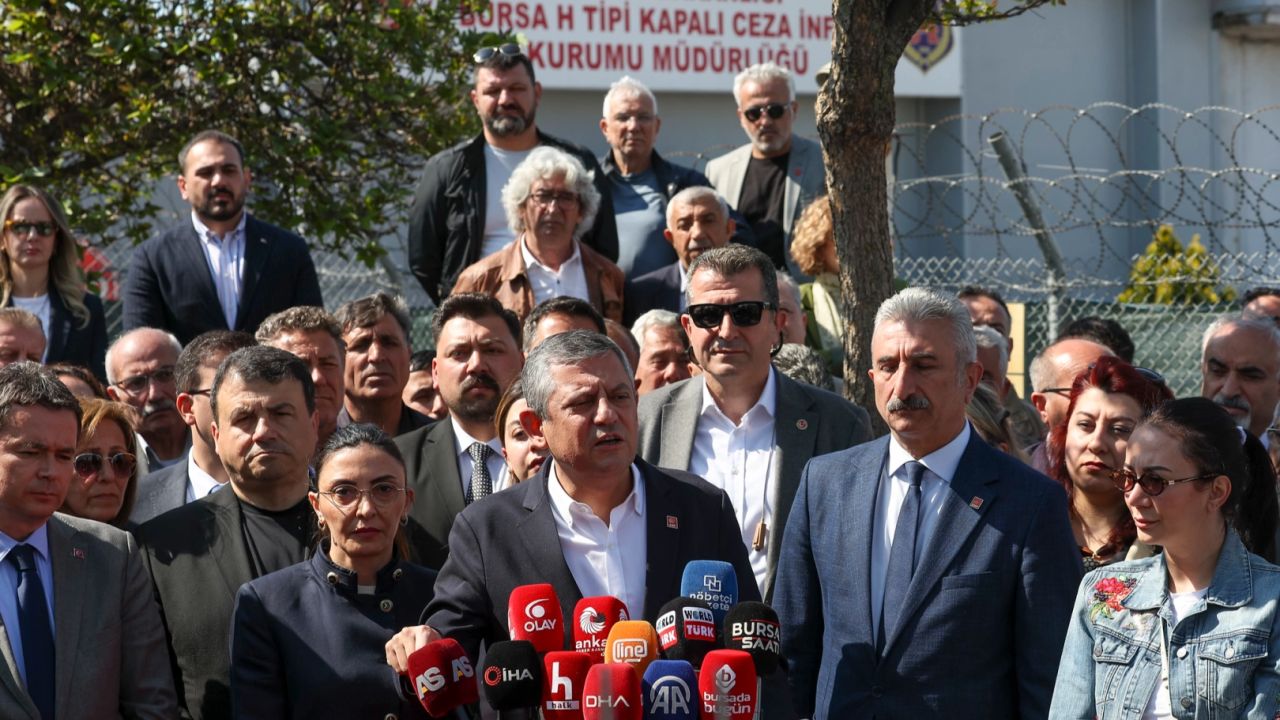 Özgür Özel, Bursa'da tutuklu bulunan Bozbey'i ziyaret etti