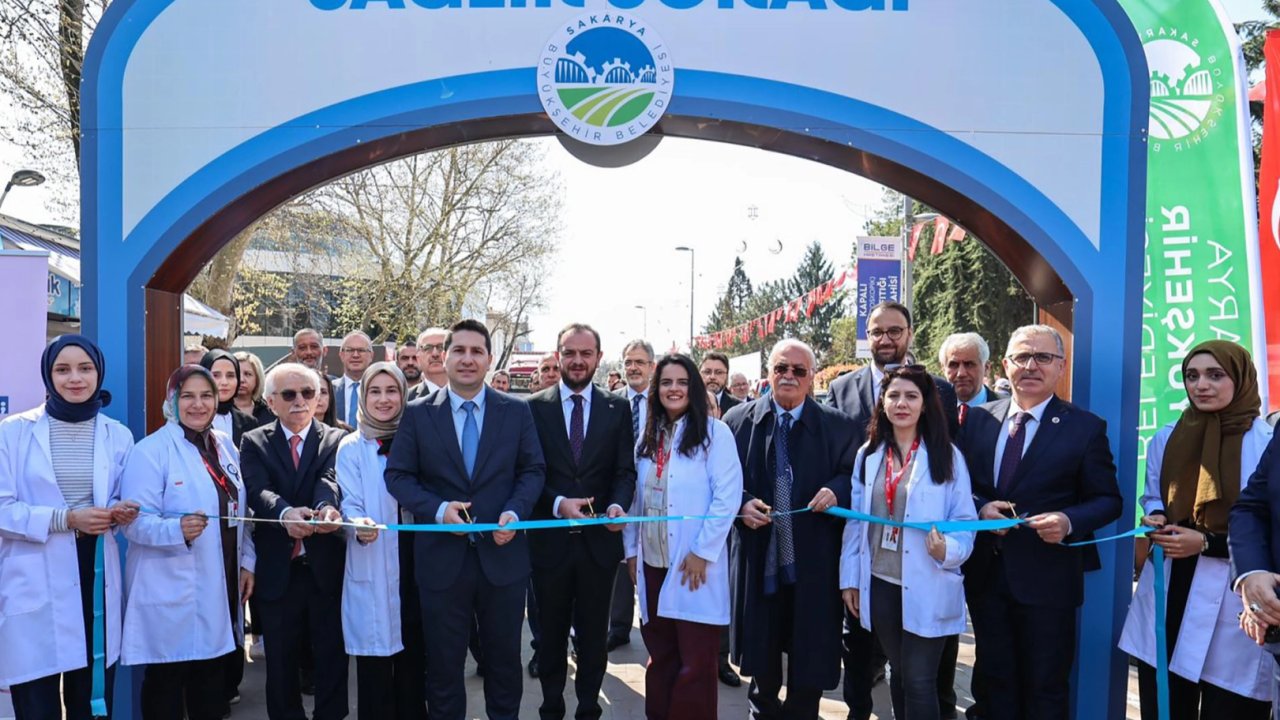 Sakarya’nın merkezine Sağlık Sokağı açıldı