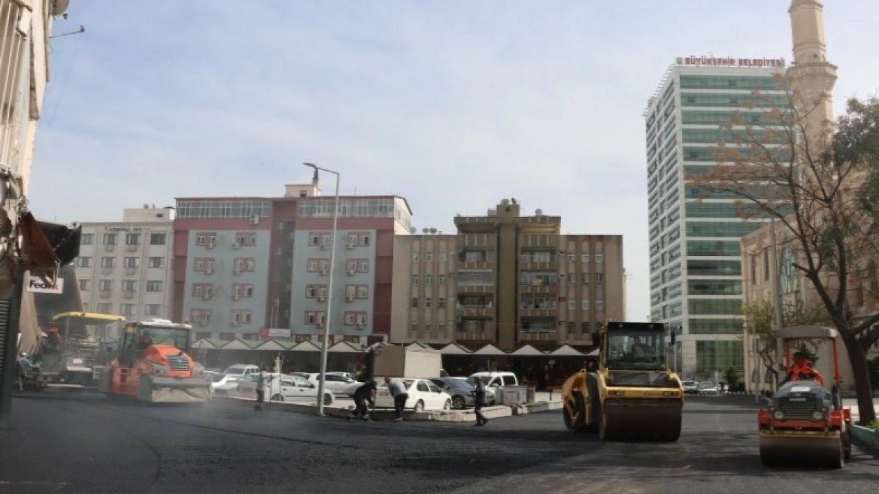 Şanlıurfa'da asfalt çalışmaları tam gaz