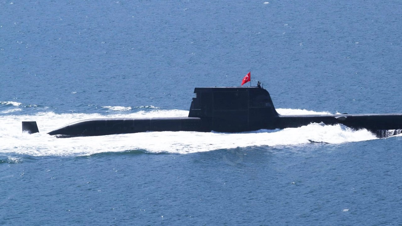 Savunma sanayi güçleniyor.. Yeni denizaltı ilk seferine çıktı