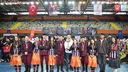 Trabzon’da halk oyunlarında çifte şampiyonluk