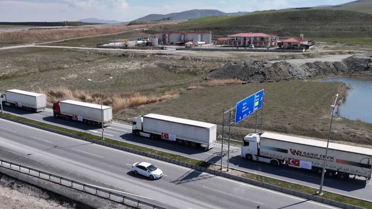 Türkiye’den İran’a 'şifa kervanı' yola çıktı